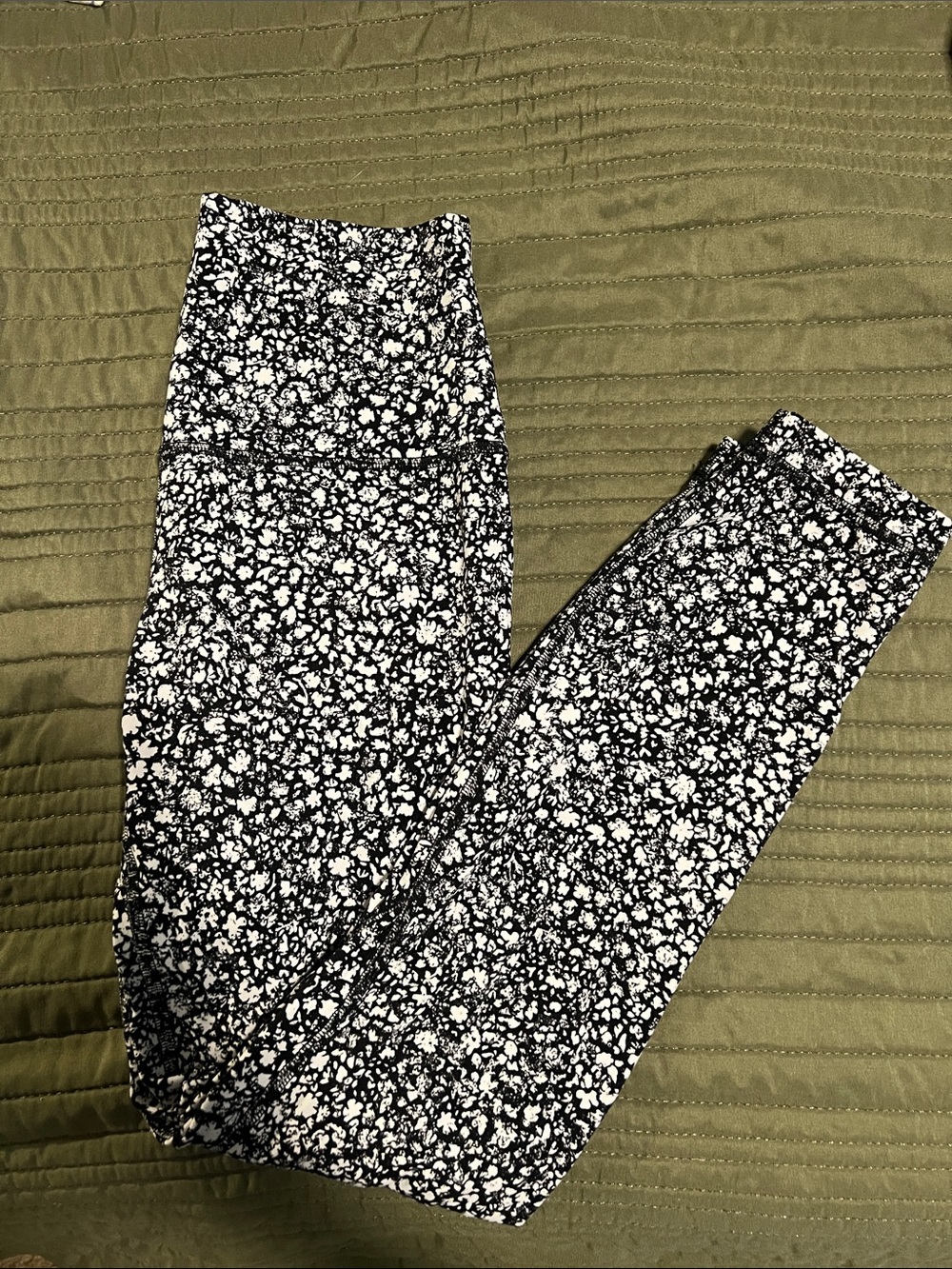 Lululemon Size 6 printed align
